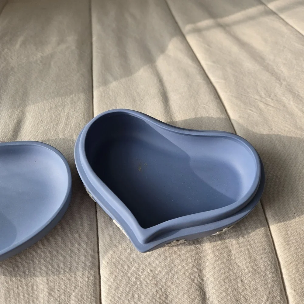 Wedgwood Blue Jasperware Heart Trinket Jewelry Box Ulysses Chariot Horse Angel